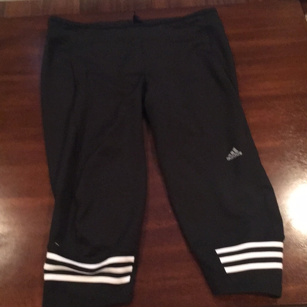 Adidas Capri response leggings. Size XL. New cond